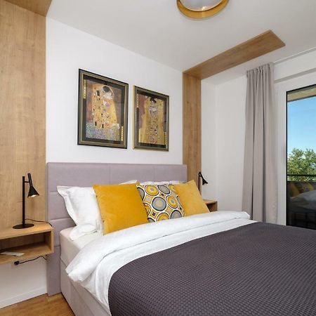 Studio Apartman Krila Wings- Parking In Garage 자그레브 외부 사진
