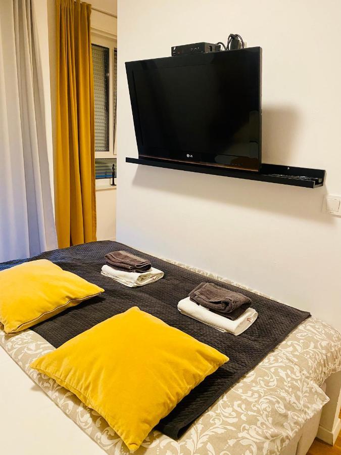 Studio Apartman Krila Wings- Parking In Garage 자그레브 외부 사진