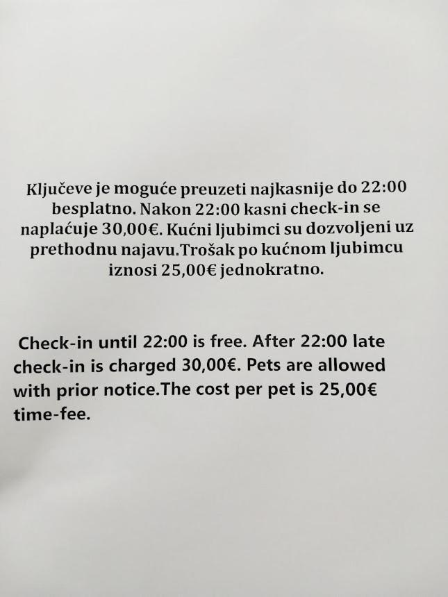Studio Apartman Krila Wings- Parking In Garage 자그레브 외부 사진
