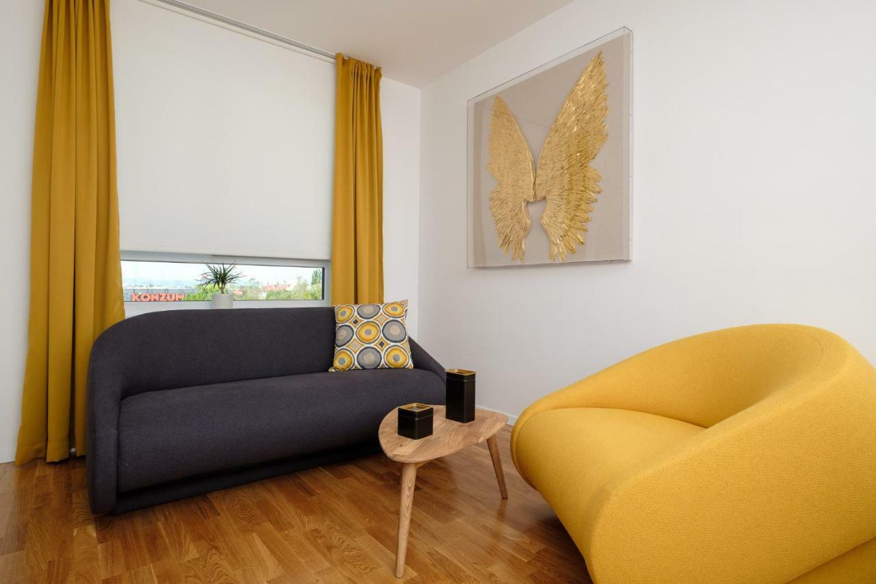 Studio Apartman Krila Wings- Parking In Garage 자그레브 외부 사진