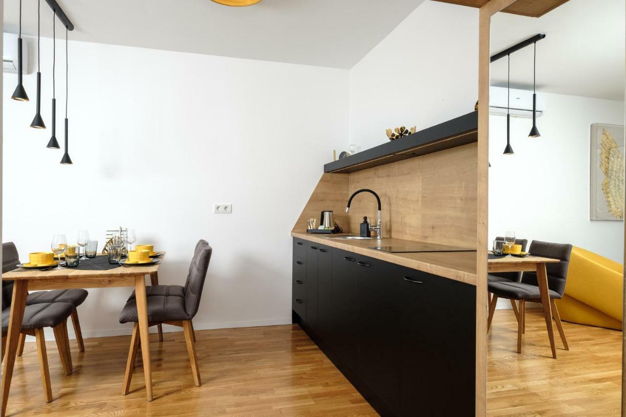 Studio Apartman Krila Wings- Parking In Garage 자그레브 외부 사진