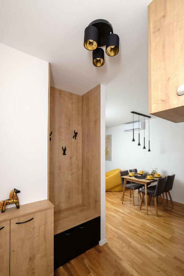 Studio Apartman Krila Wings- Parking In Garage 자그레브 외부 사진
